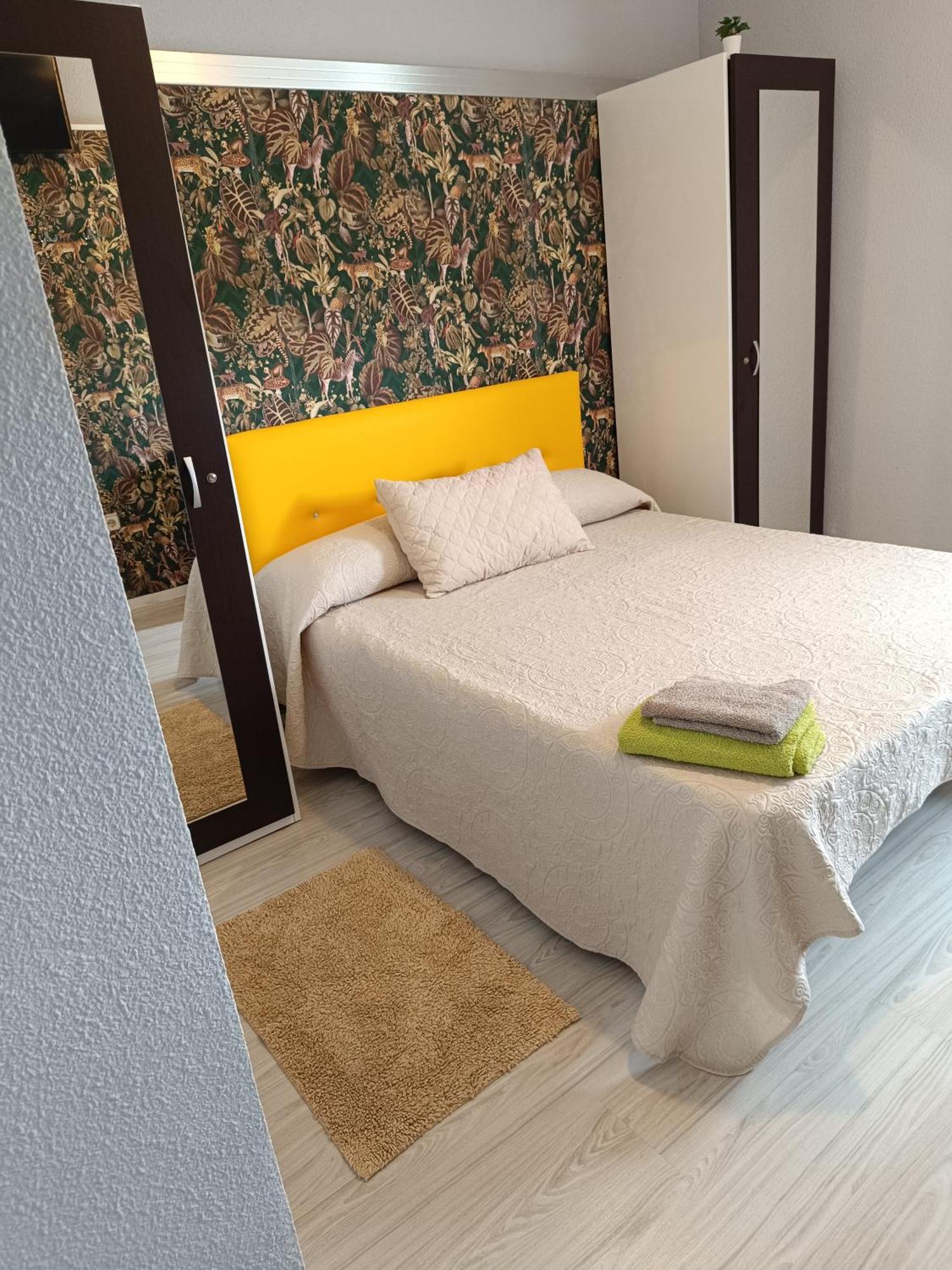 Hostal Fuente Del Pino 胡米利亚 外观 照片