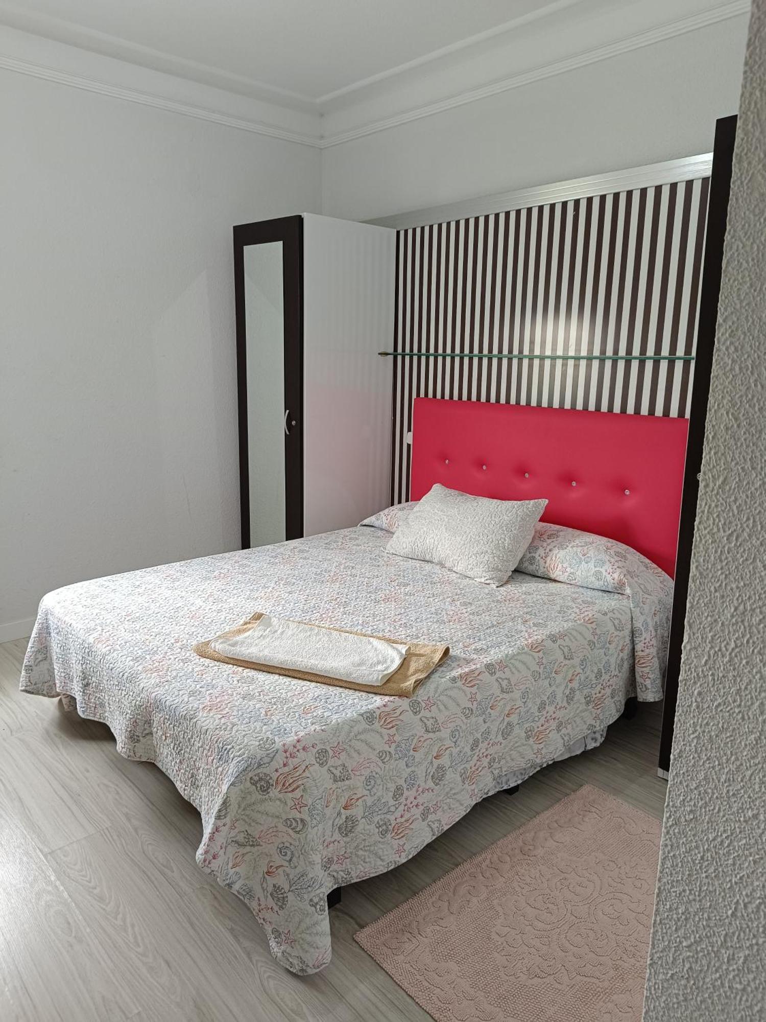 Hostal Fuente Del Pino 胡米利亚 外观 照片